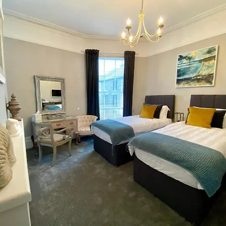 The Summer House 4*